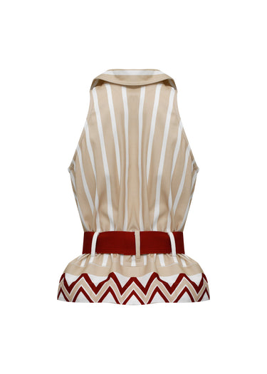 Blusa tipo gabardina estampada