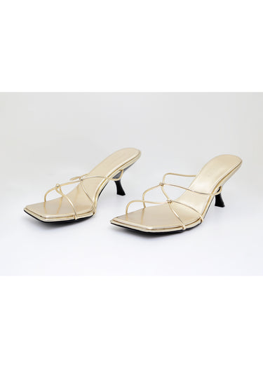 Tacón de tiras finas con tacon pequeño