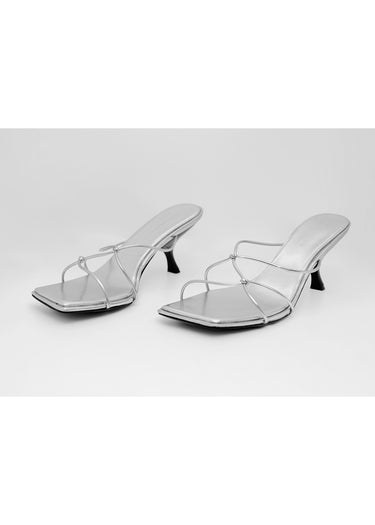 Tacón de tiras finas con tacon pequeño