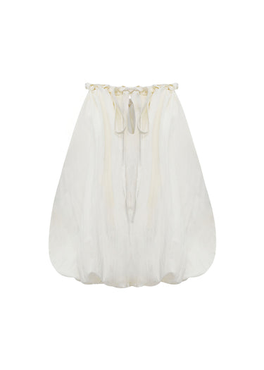 Blusa trenzada en el cuello