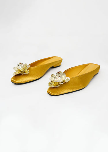 Mule Floral Metalizado Dorado