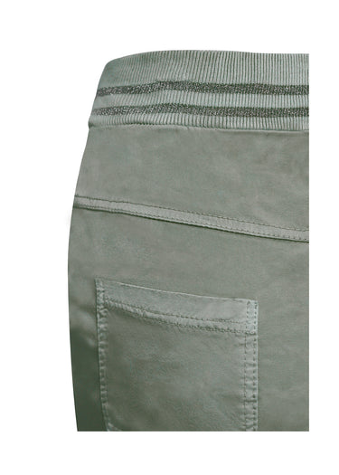 Pantalón Slouchy en Tono Oliva con Detalle Statement