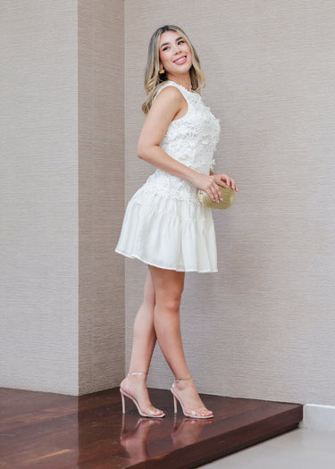 Vestido mini con encaje floral
