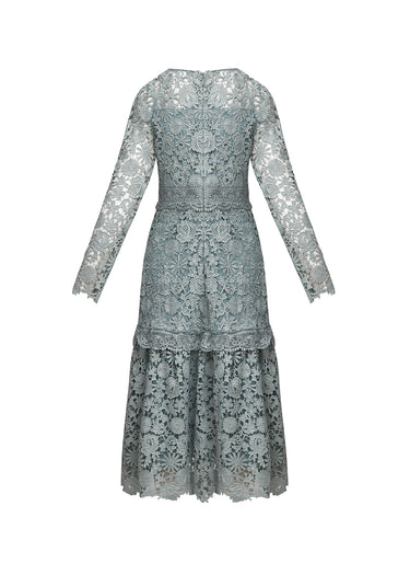 Vestido en encaje manga larga