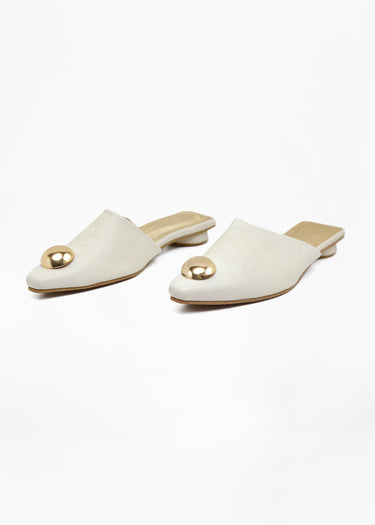 Mules con detalles metalicos
